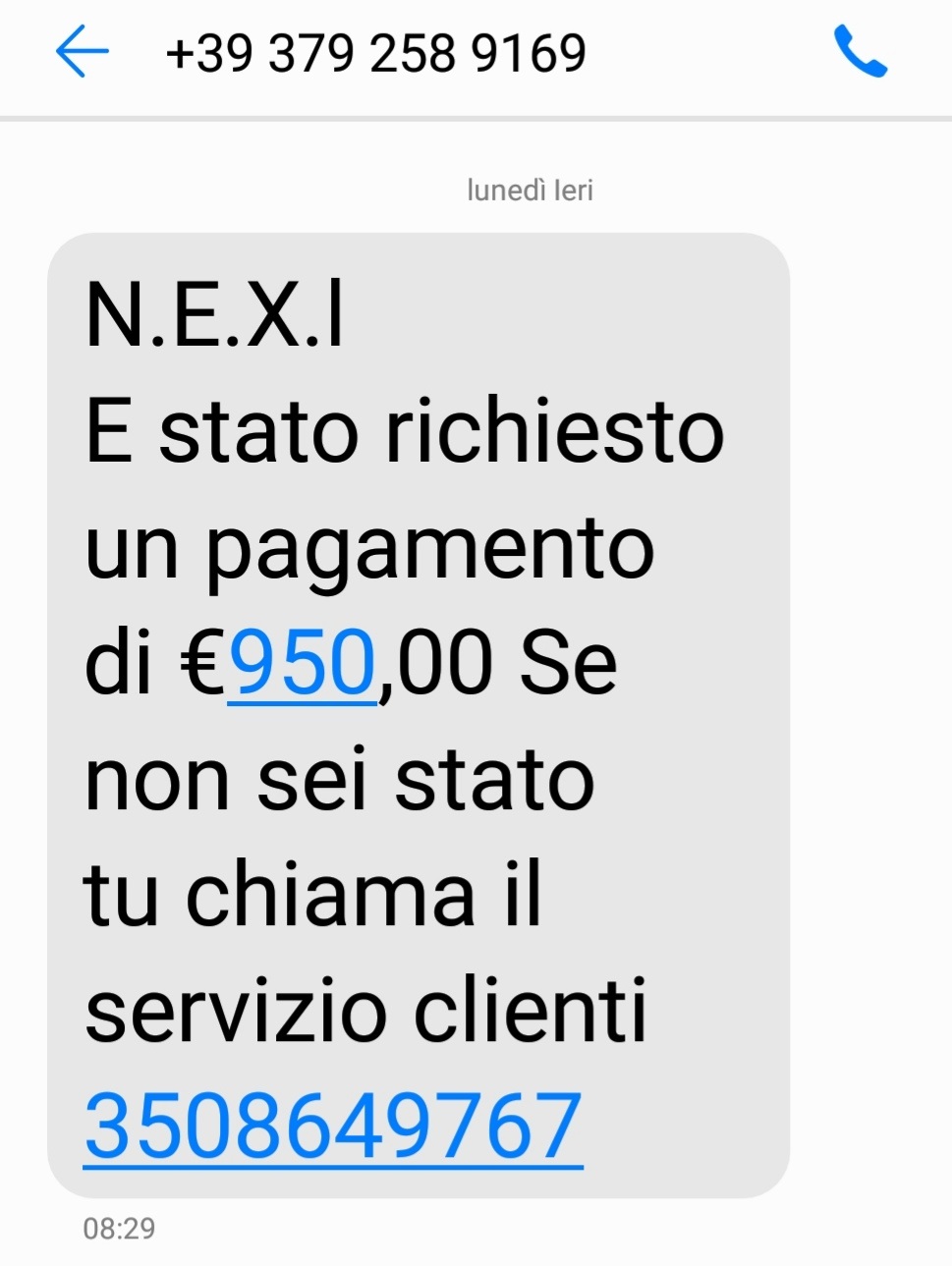 Clicca per ingrandire l'immagine del falso SMS giunto da NEXI che cerca di rubare i codici della carta di credito dell'ignaro ricevente. Clicca per ingrandire l'immagine del falso SMS giunto da NEXI che cerca di rubare i codici della carta di credito dell'ignaro ricevente.